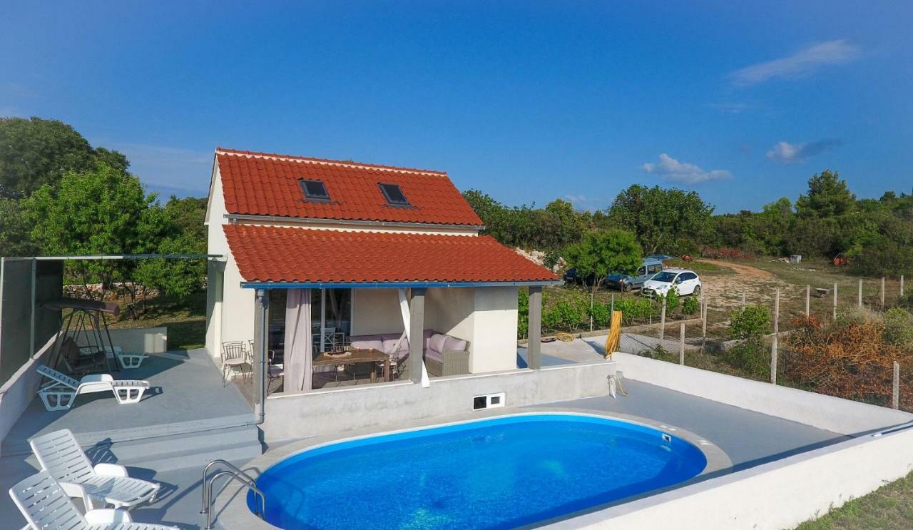 Villa Baras Garden - House With Pool Mirce Eksteriør bilde